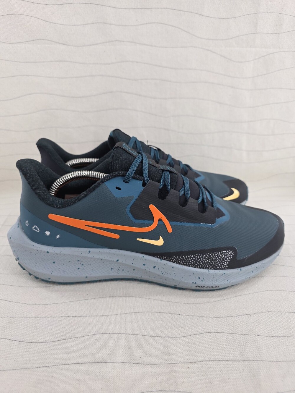 Nike Mens Air Zoom Pegasus Shield Jungle Green Trail Shoes DO7625-300 Size 10.5
